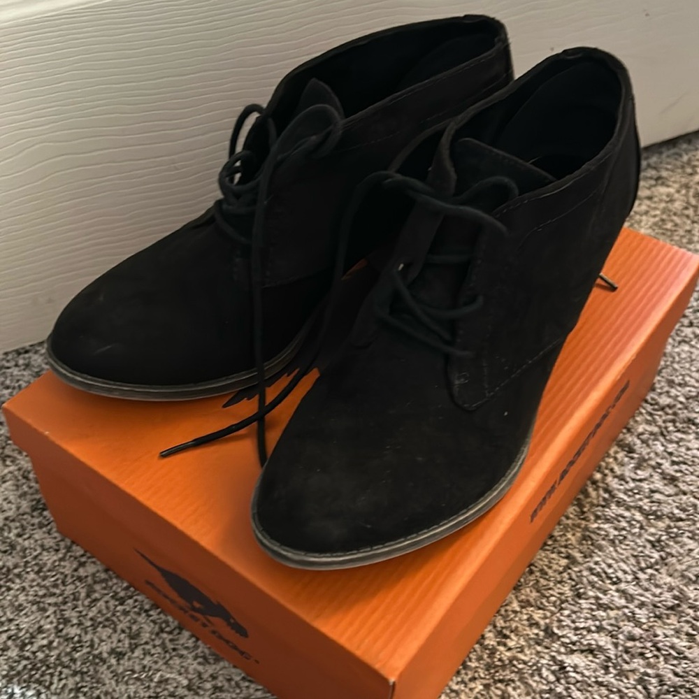 Rocket Dog Ankle Booties Black suede fabric 8.5